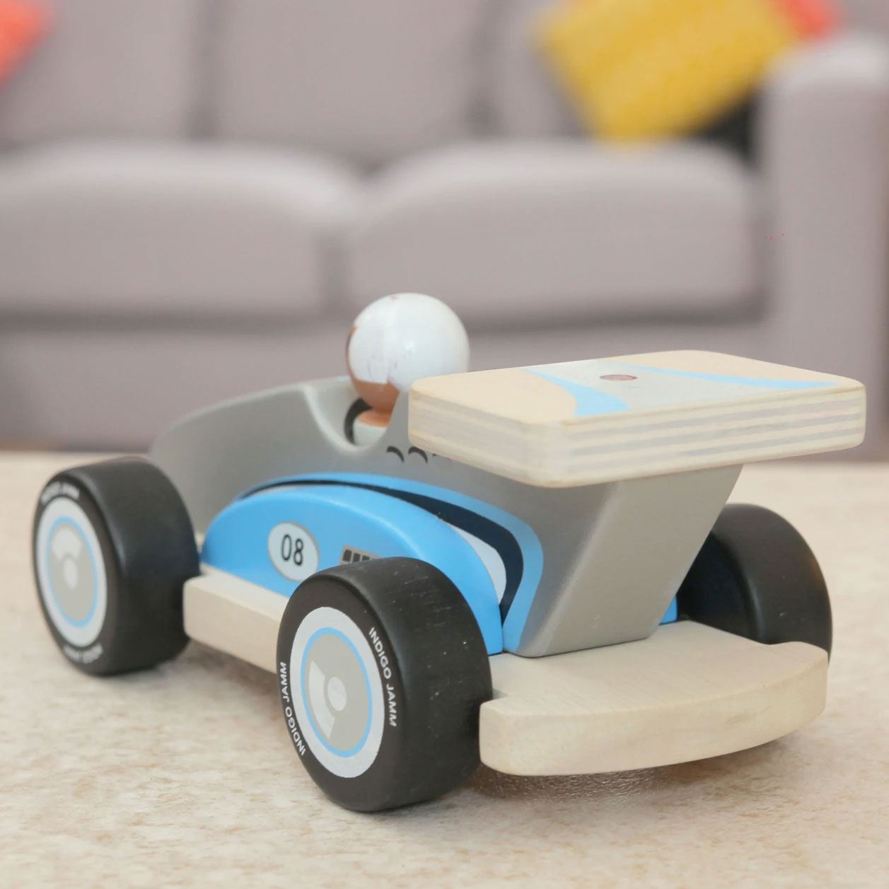 Racing Robbie Indigo Jamm Wooden Car and Peg Person