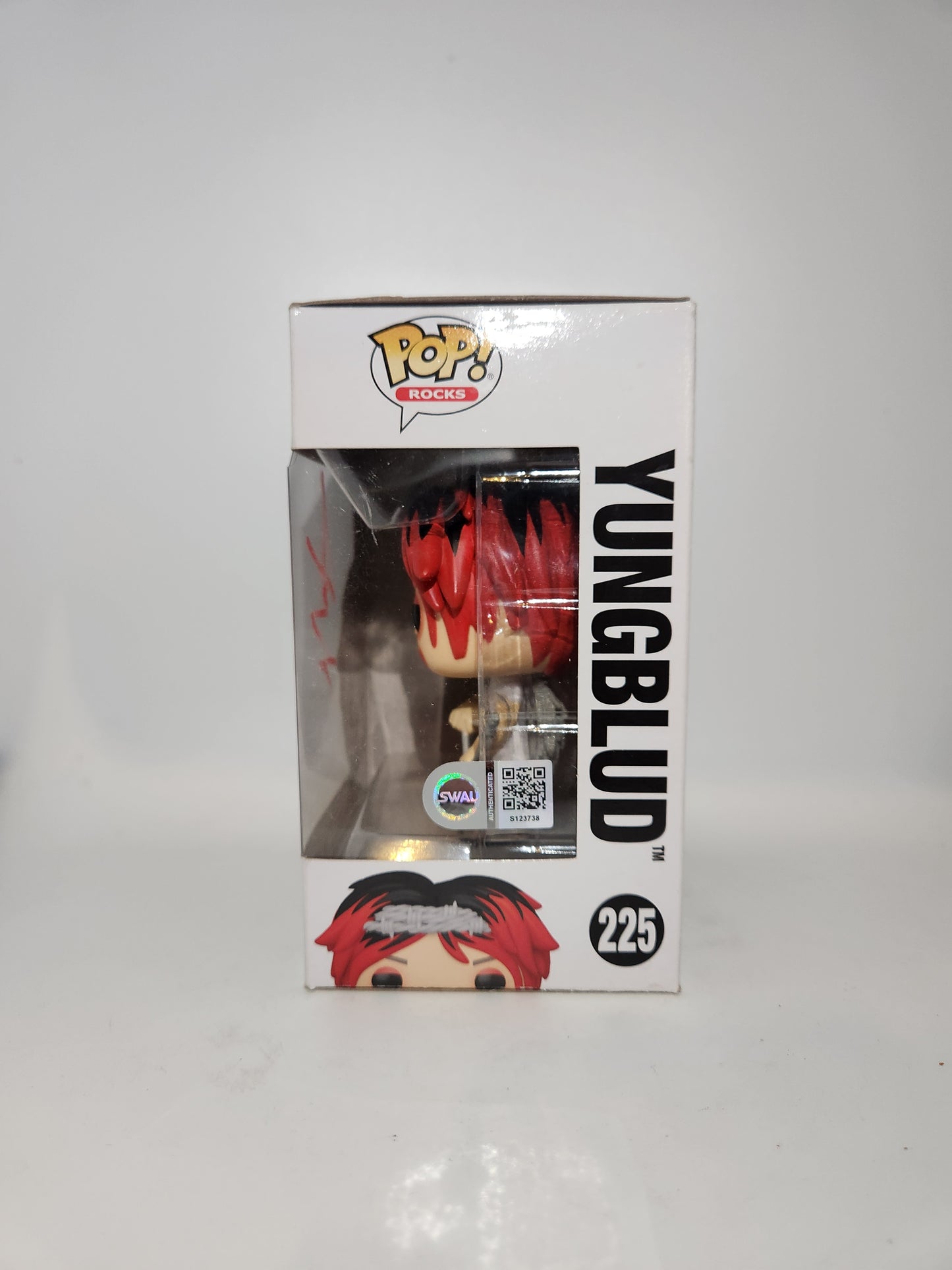 #225 Yungblud SIGNED BY YUNGBLUD Rocks Funko Pop